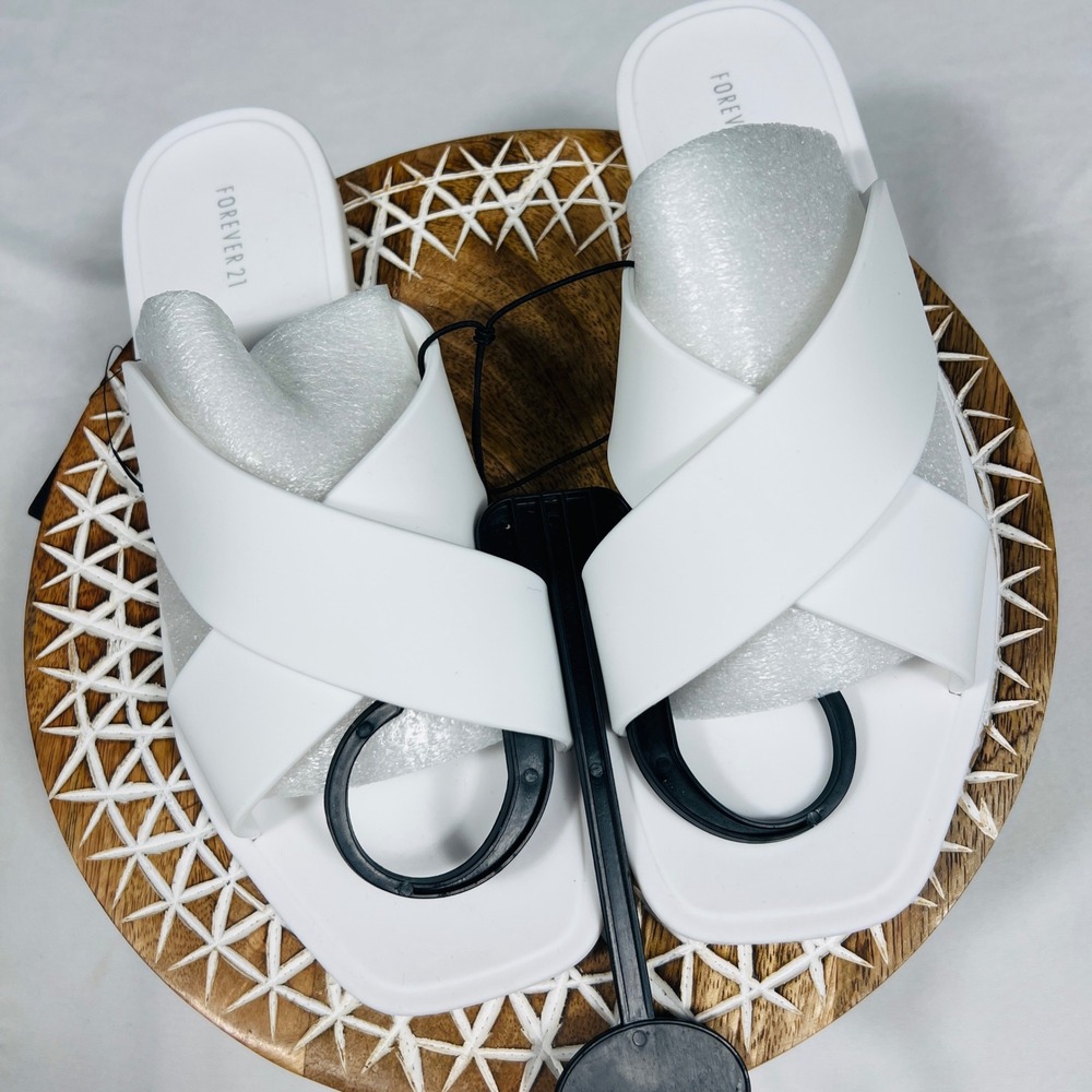 Forever 21 Women White Crisscross Slide Sandals Square Toe Flat Shoes Size 7 NEW
